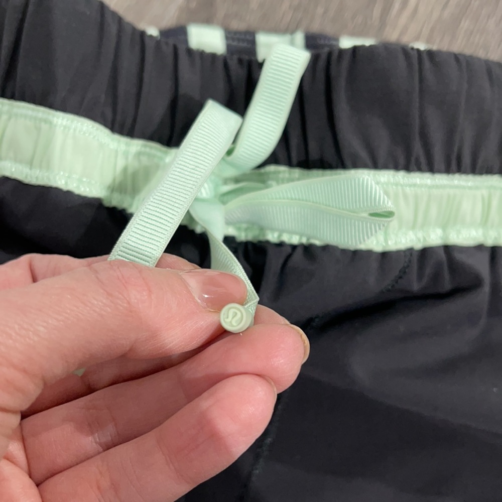 Lululemon pants - Picture 9 of 13